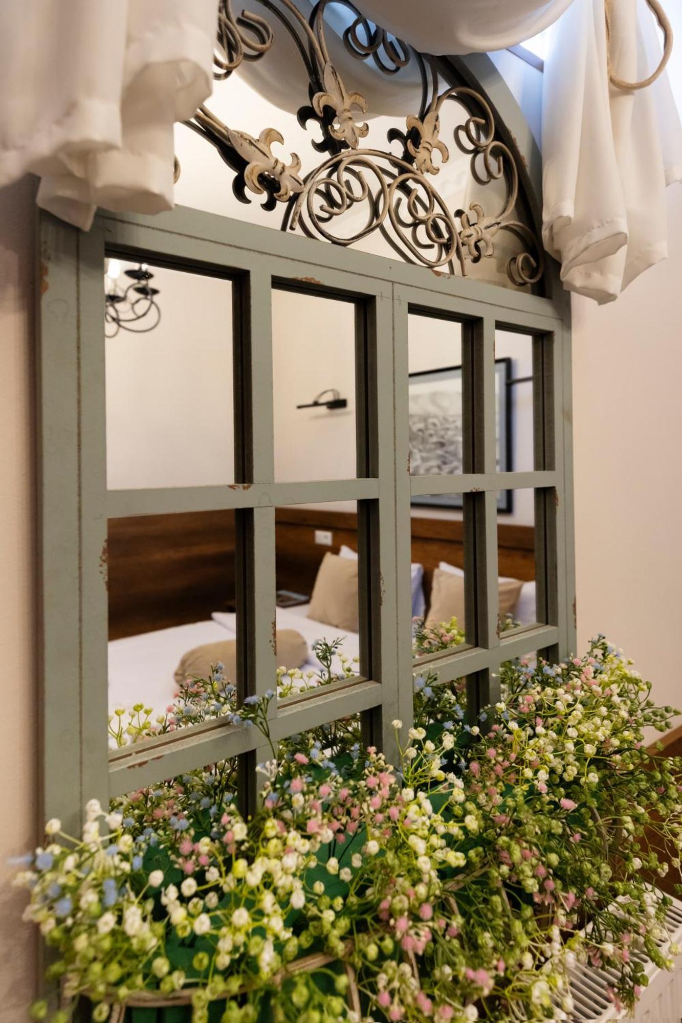 Hestia Boutique Hotel Gori Exterior foto